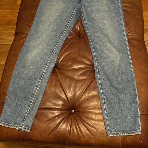 Levi's wedgie style water less button up closure jeans EUC - Picture 2 of 8